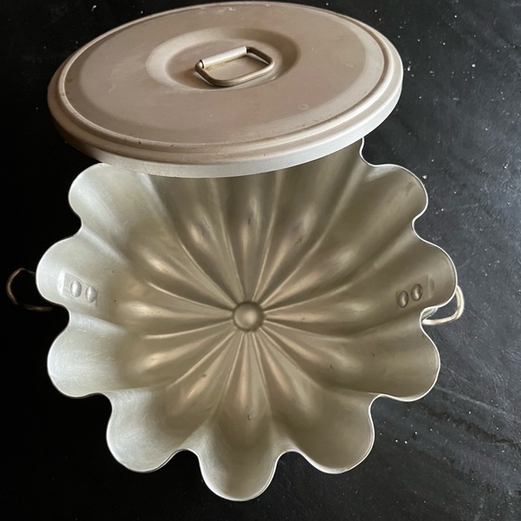 Vintage mold - Picture 1 of 4